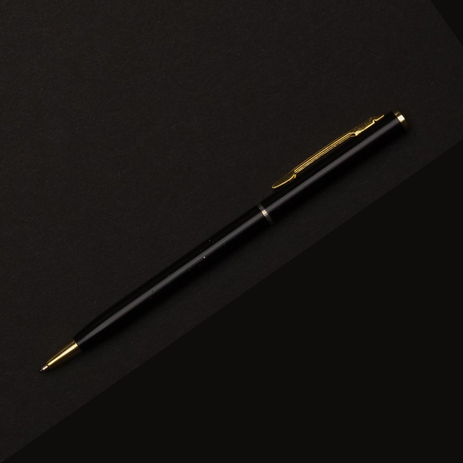 Caneta executiva personalizada com a marca Mundo Promocional